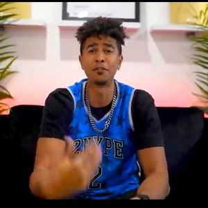 Meet your Posher, Max